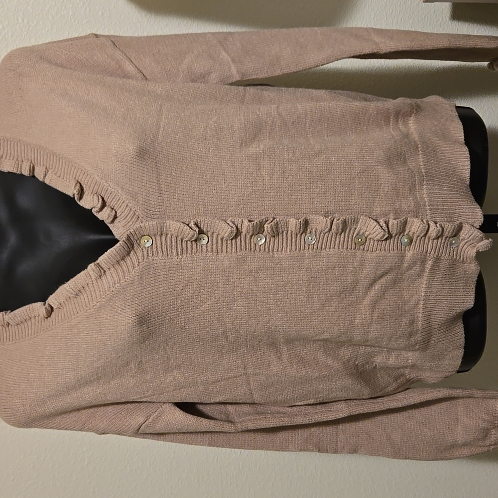Hem & Thread Ruffled Cardigan NWT - Picture 2 of 7